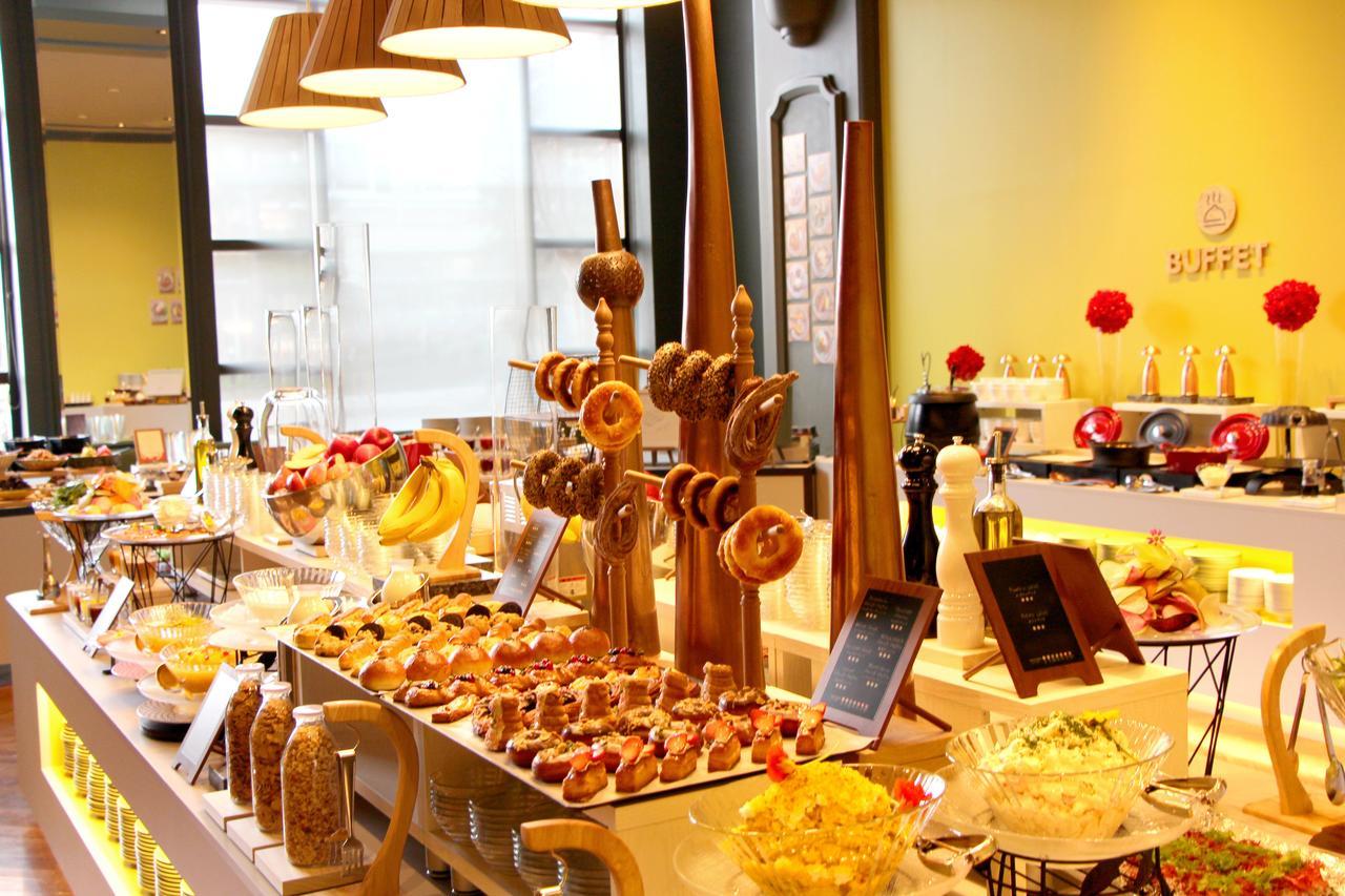 Omo7 Asahikawa By Hoshino Resorts Екстериор снимка A buffet at a hotel