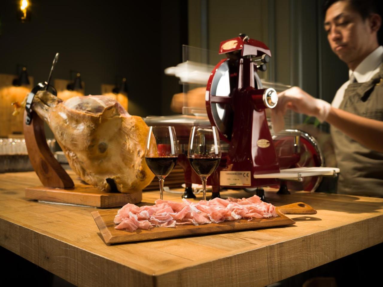 Omo7 Asahikawa By Hoshino Resorts Екстериор снимка A prosciutto slicer